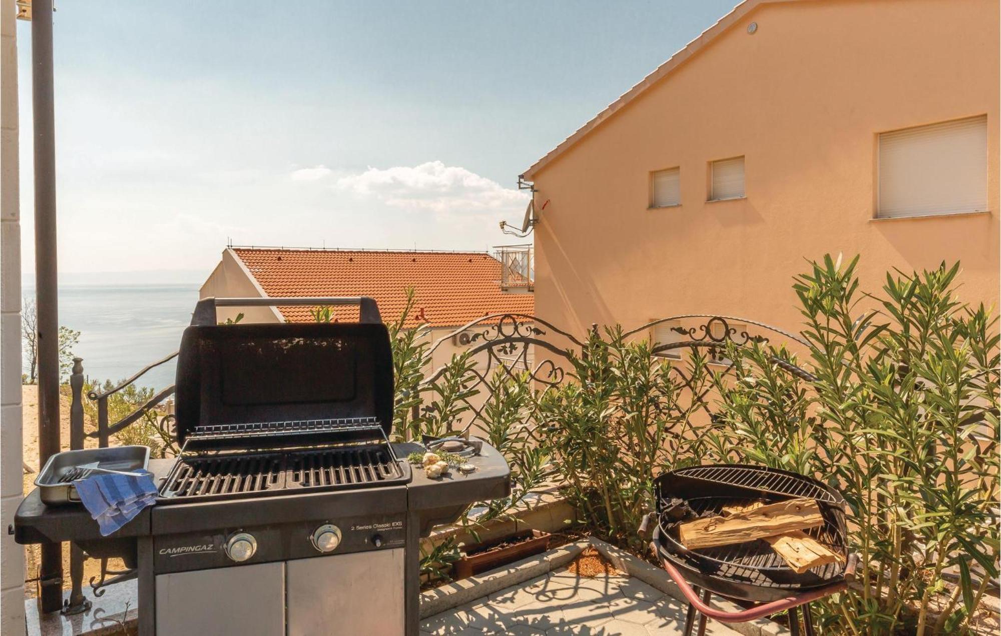 Awesome Apartment In Krvavica With Kitchen Exterior foto